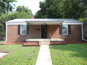 Building Photo - 5134 E University Ave