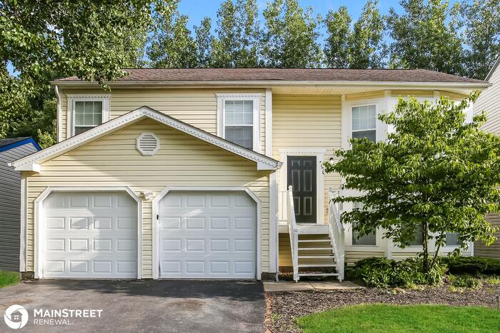 Primary Photo - 469 OAK VILLAGE DR, COLUMBUS, OH 43207