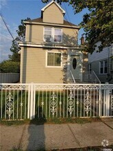 Building Photo - 85 Putnam Ave