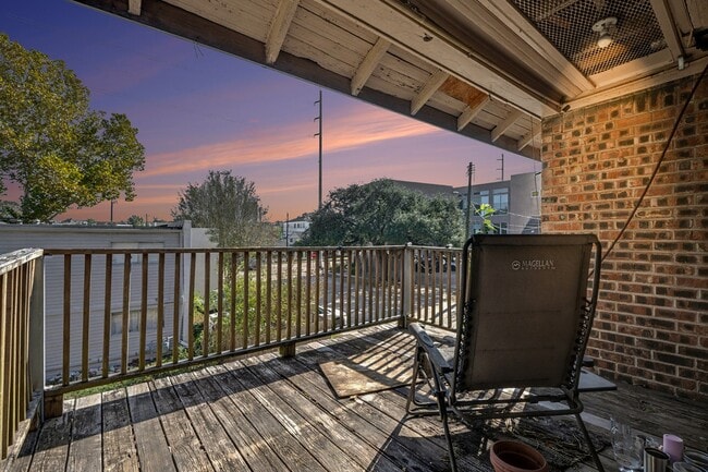 Building Photo - 2323 Park St