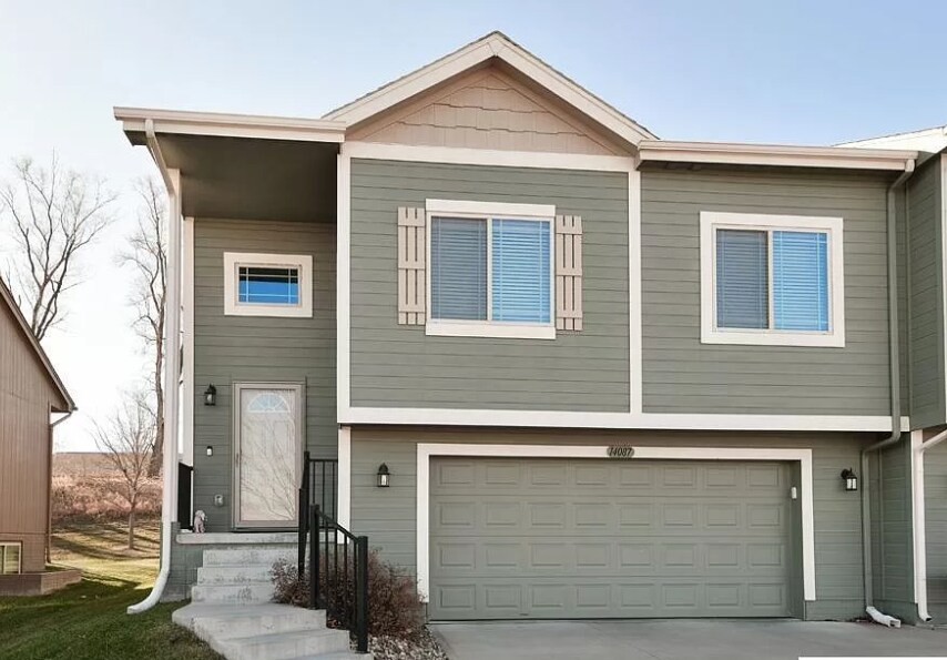 Foto principal - 14087 Wood Valley Dr