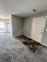Building Photo - 125 Claybill Dr