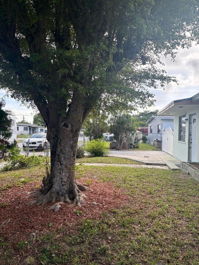 Foto del edificio - 10791 SW 221st St Rd