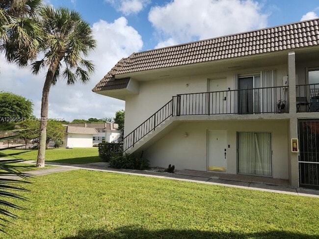 Building Photo - 7071 SW 129th Ave