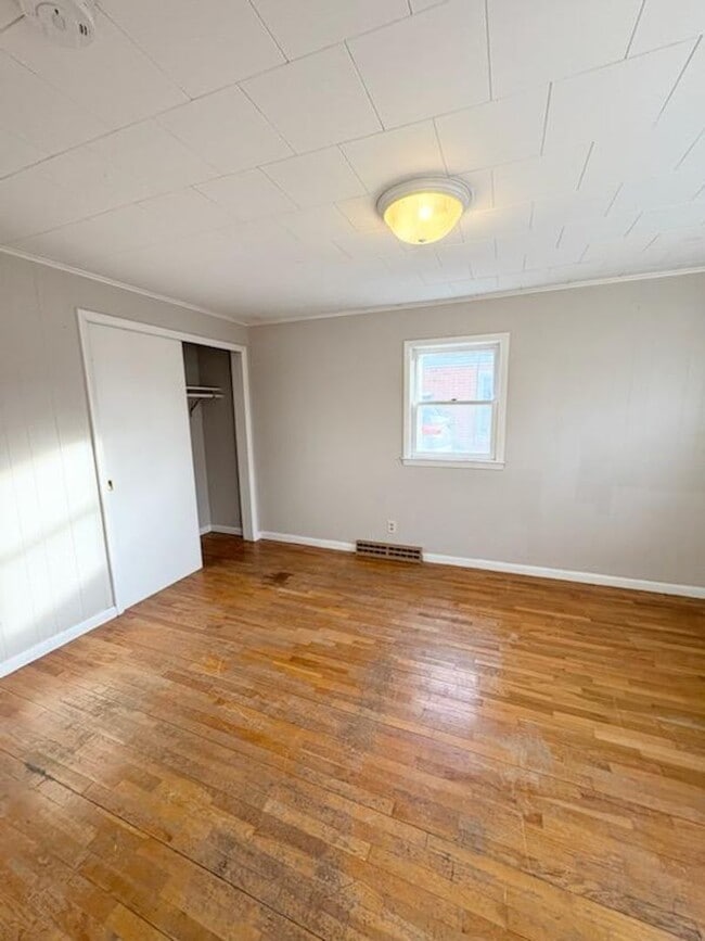 Foto del edificio - 3 Bedroom House With Large Yard!