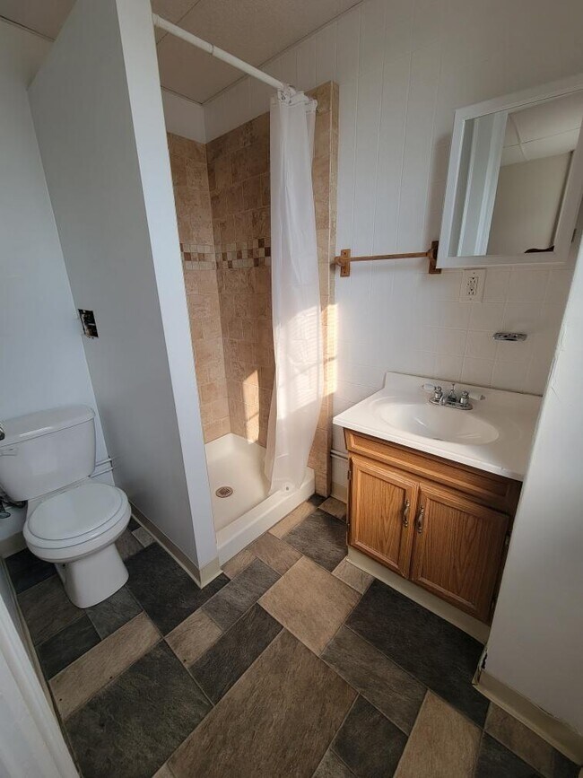 Foto del edificio - 448 Hawley Ave