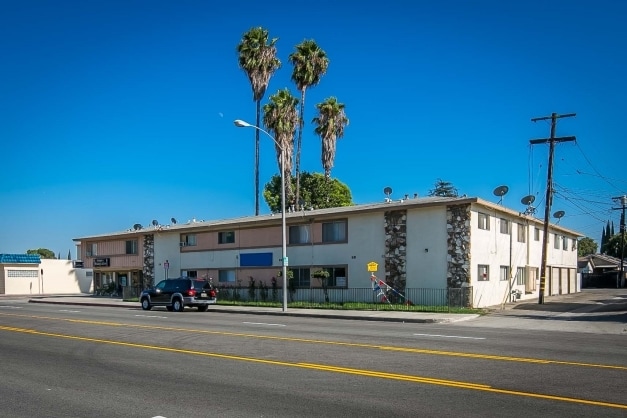 Building Photo - Ramona Apartments