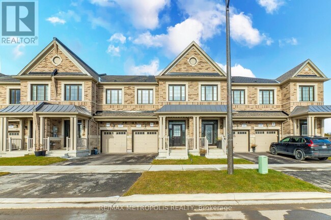 Building Photo - 44 Reigate Ave.