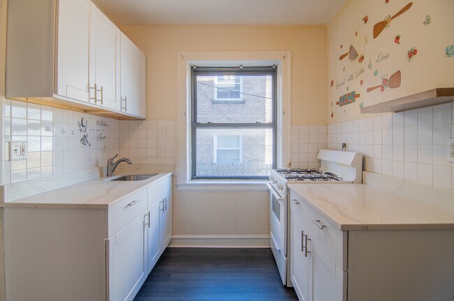 Foto del edificio - 6509 N Hoyne Ave