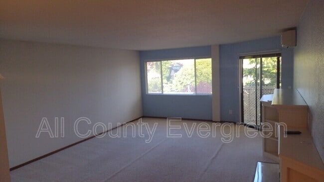 Building Photo - 909 I St