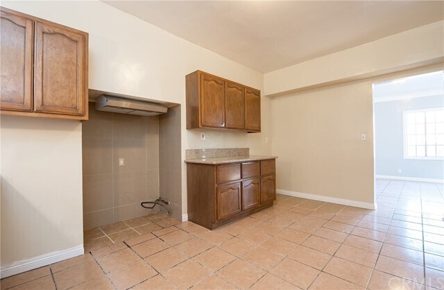 Building Photo - 111 W 40th Pl