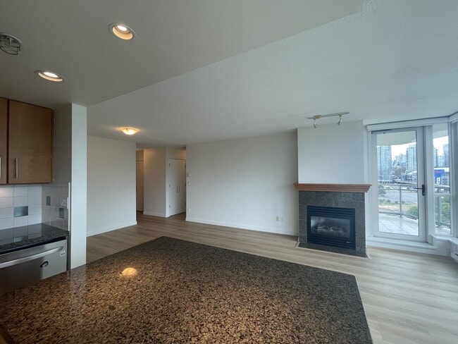 Building Photo - 120-1120 Milross Ave