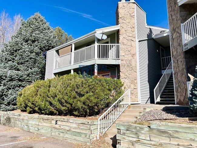 Building Photo - 920 S Walden Way