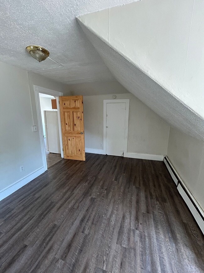 Building Photo - 645 Burnside Ave