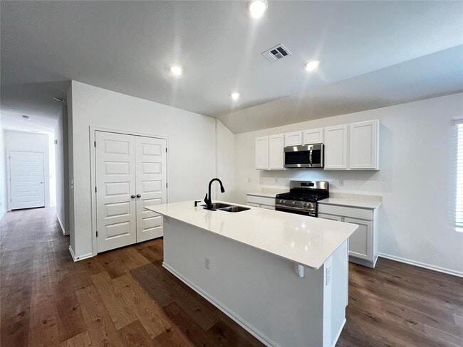 Foto del edificio - 3433 Little Creek Dr