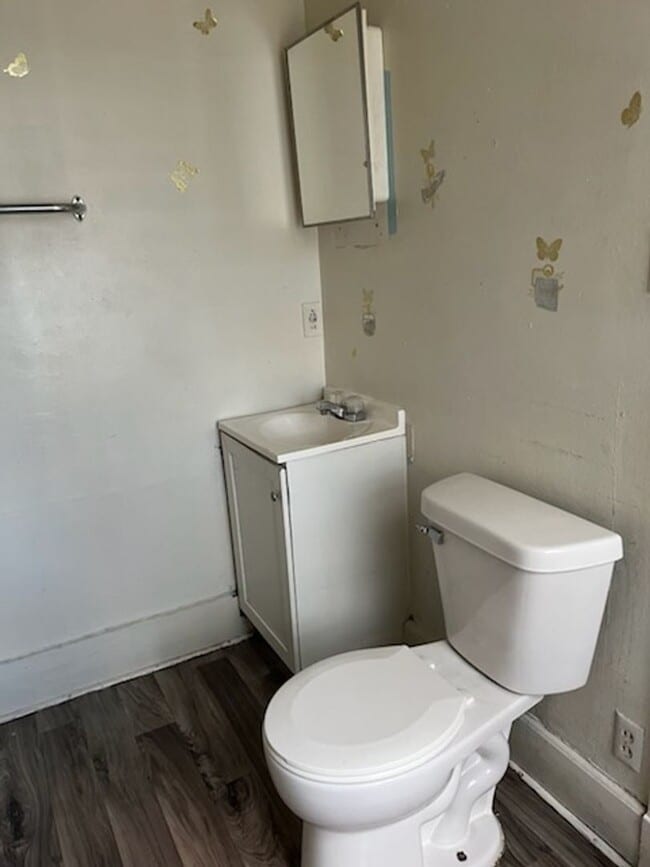 Building Photo - 2421 S 5th Pl
