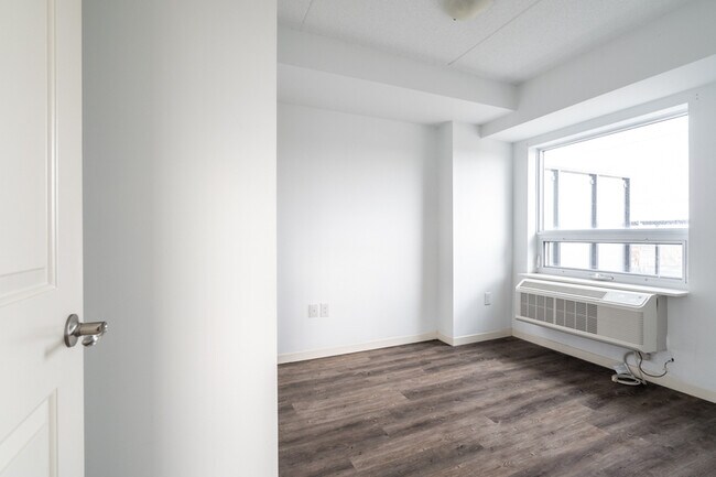 Building Photo - 220 Cannon- 2 Bed