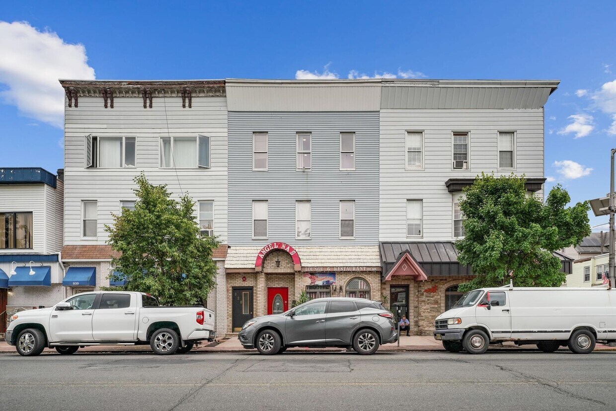 928 Broadway, Bayonne, NJ 07002 House for Rent in Bayonne, NJ