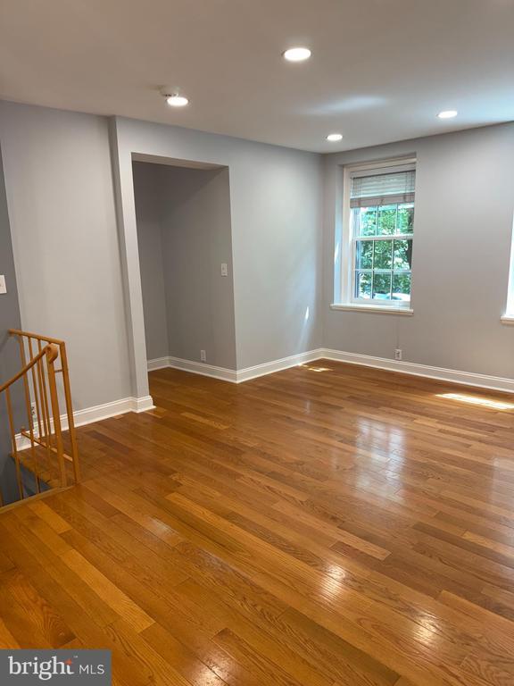 Foto del edificio - 3881 Porter St NW