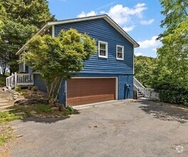 Building Photo - 152 Slopes Ct