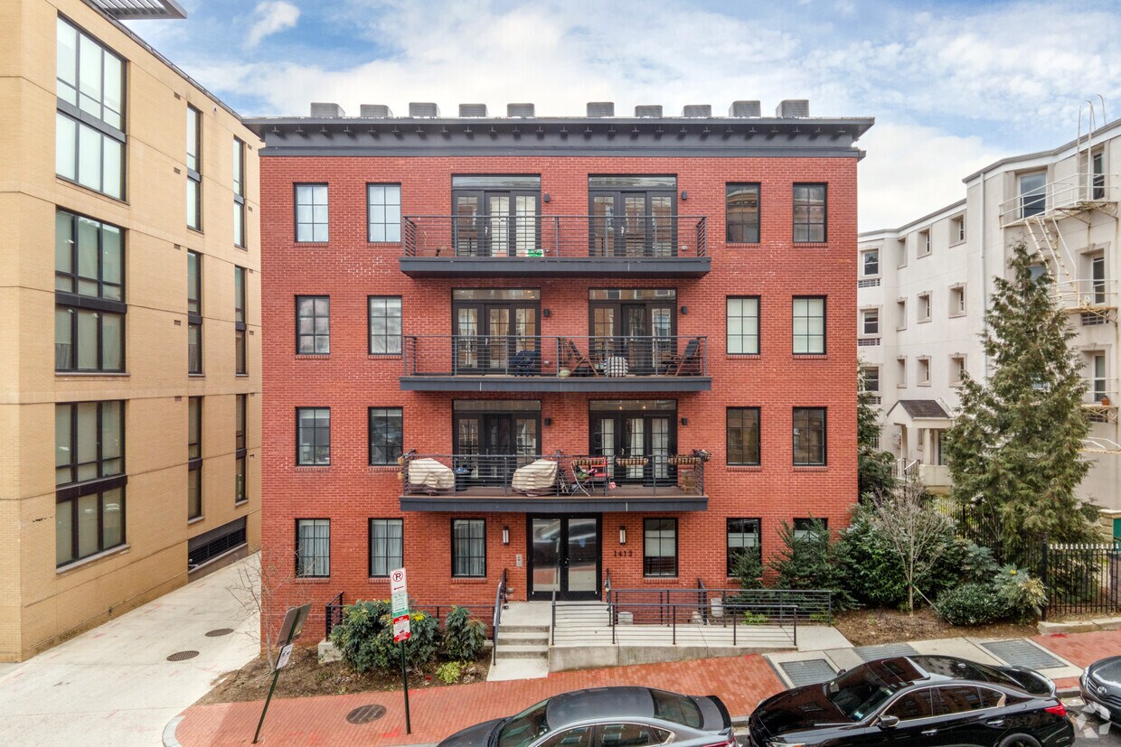 Foto del edificio - 1412 Chapin St NW