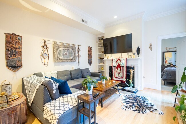 Foto del edificio - Stunning 2 BR/2 BA Condo in Dupont Circle!