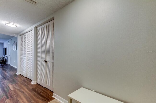 Foto del edificio - 90 S Highland Ave