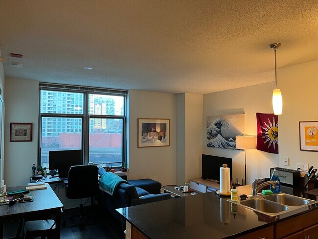 Foto del edificio - 365 N Jefferson St