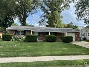Building Photo - 748 Yale Ave