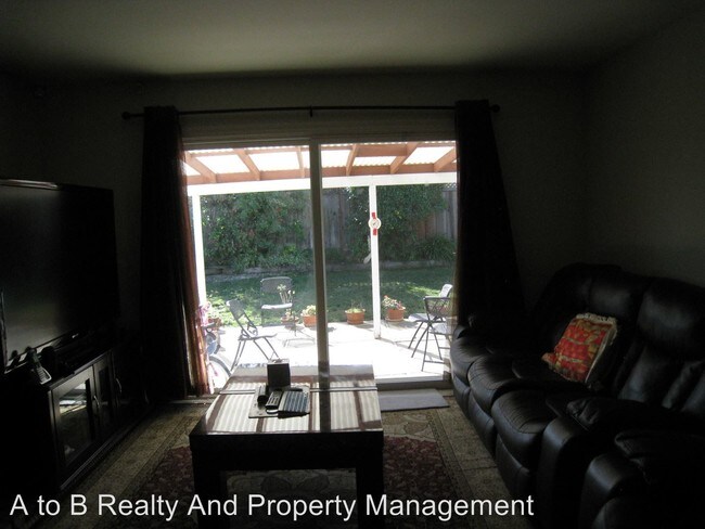 Building Photo - 3 br, 2 bath House - 7448 Stanford Pl
