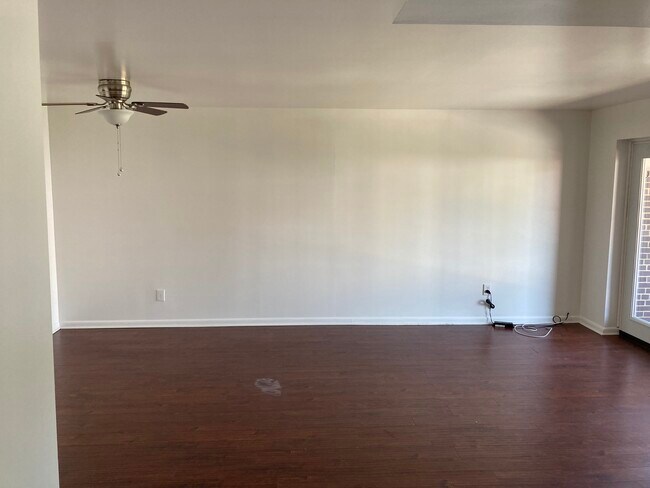 Building Photo - 520 N Negley Ave
