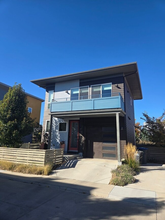 Building Photo - 643 Amelia Ln