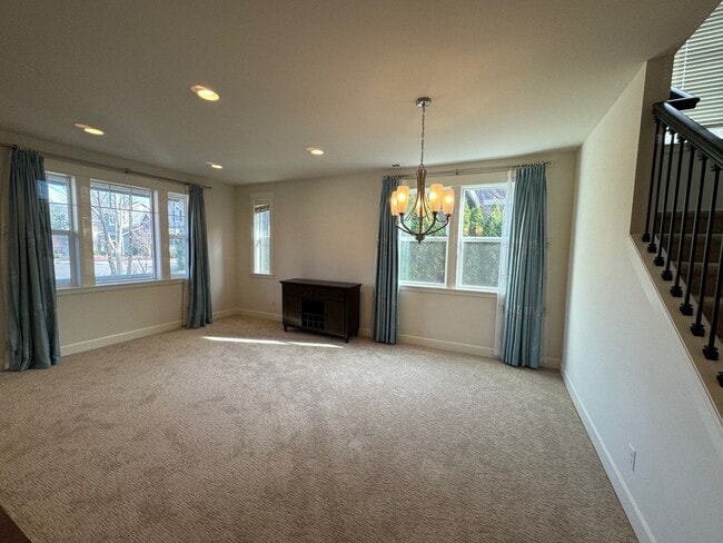 Building Photo - Quiet 4 bed, 2.75 bath + Den home in Claremont community in Highland Renton