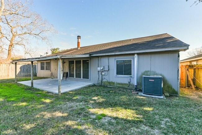 Building Photo - 2514 General Colony Dr