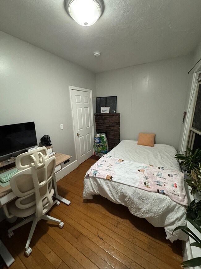 Foto del edificio - 875 Beacon St