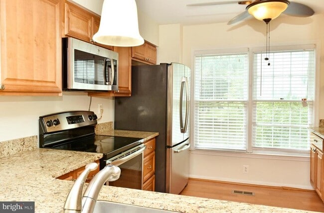Building Photo - 3838 Angelton Ct