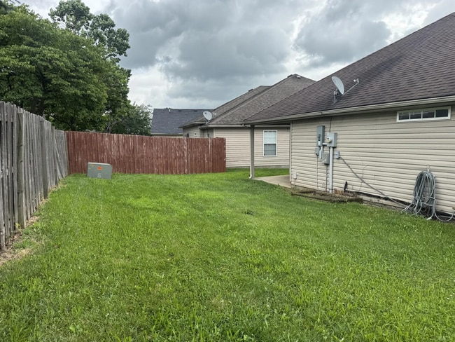 Building Photo - 2312 Market Garden Ln