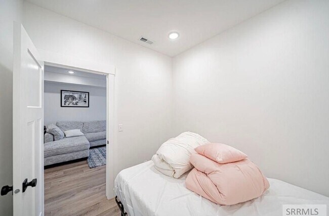 Foto del edificio - Like-New 3BD/2.5BA Home | Garage + Fenced Yard + W/D Included! $500.00 Rent Credit for the month ...