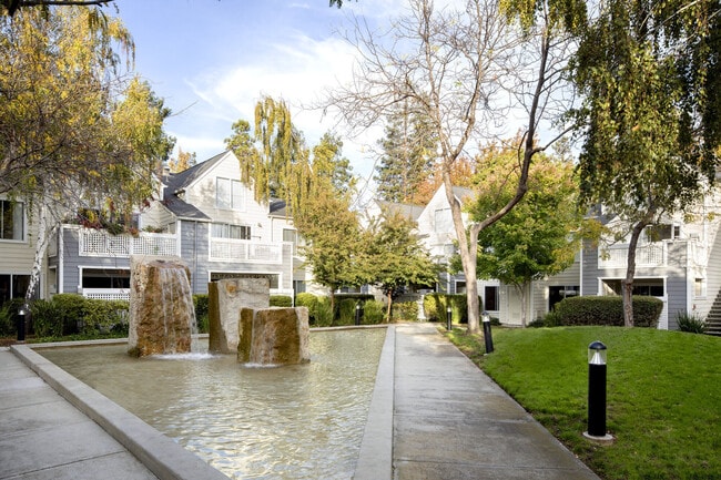 Building Photo - Alderwood