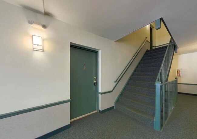 Foto del edificio - 5821 Rexford Dr