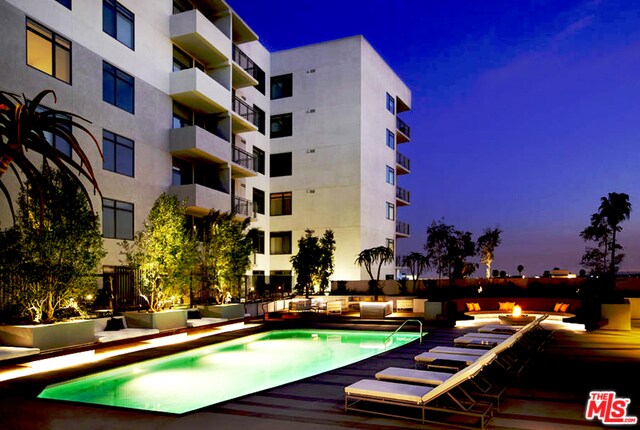 Building Photo - 1619 N La Brea Ave