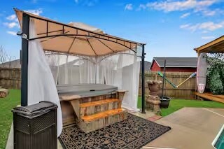 Foto del edificio - 235 Windsor Garden Dr