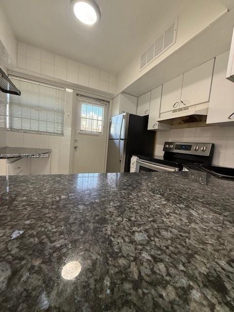 Building Photo - 20200 NE 29th Ct