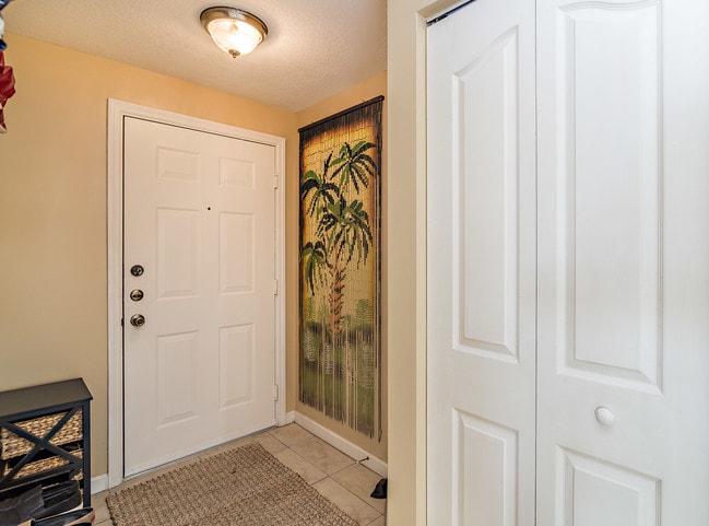 Building Photo - 4302 Myrtlewood Cir E