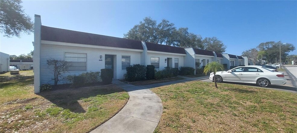 Primary Photo - 13850 Oakwood Ln