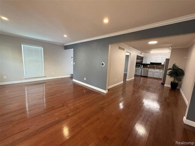 Building Photo - 21141 E Glen Haven Cir