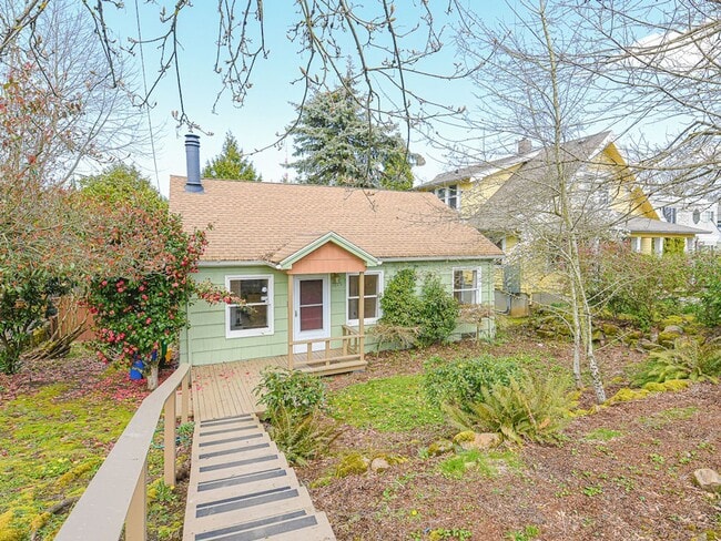 Photo - 2225 SW Idaho St House