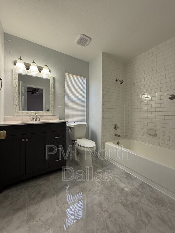 Foto del edificio - 2872 Harbinger Ln