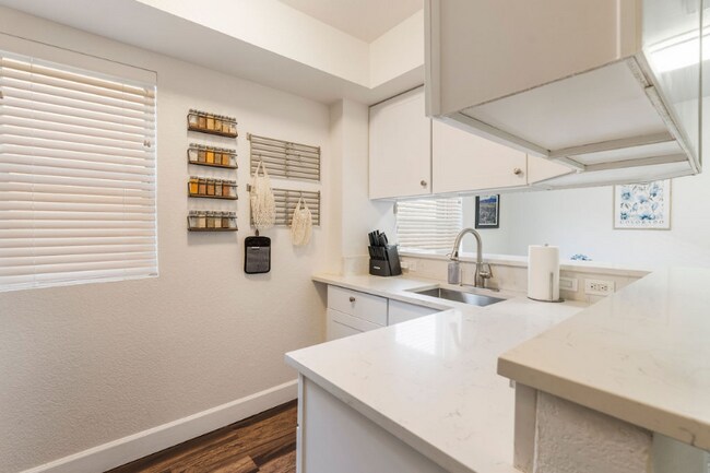 Foto del edificio - 1629 N Clarkson St