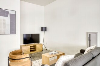 Building Photo - 330 3rd Ave W